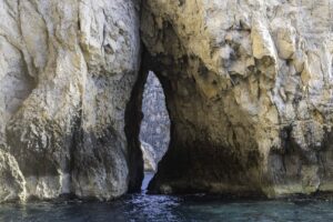 malta blue grotto elephant foot cave , boat tour around the caves