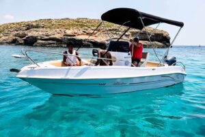 Enjoy a 3 Hour Self-Drive Boat Rental in Malta